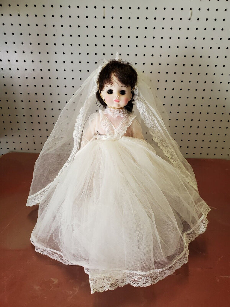 Madam Alexander store Elise Bride Doll