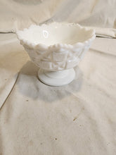 Vtg Westmoreland Milk Glass Old Quilt Pattern Raised Embossed Pedestal Compote