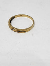 Vintage ZRW 10K Yellow Gold Plumb 3 Diamond Twist Setting Wedding Ring Size 7