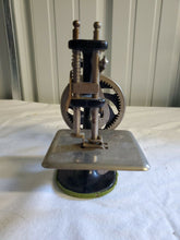 Vintage Singer Miniature Salesman Sample Crank Wheel Sewing Machine