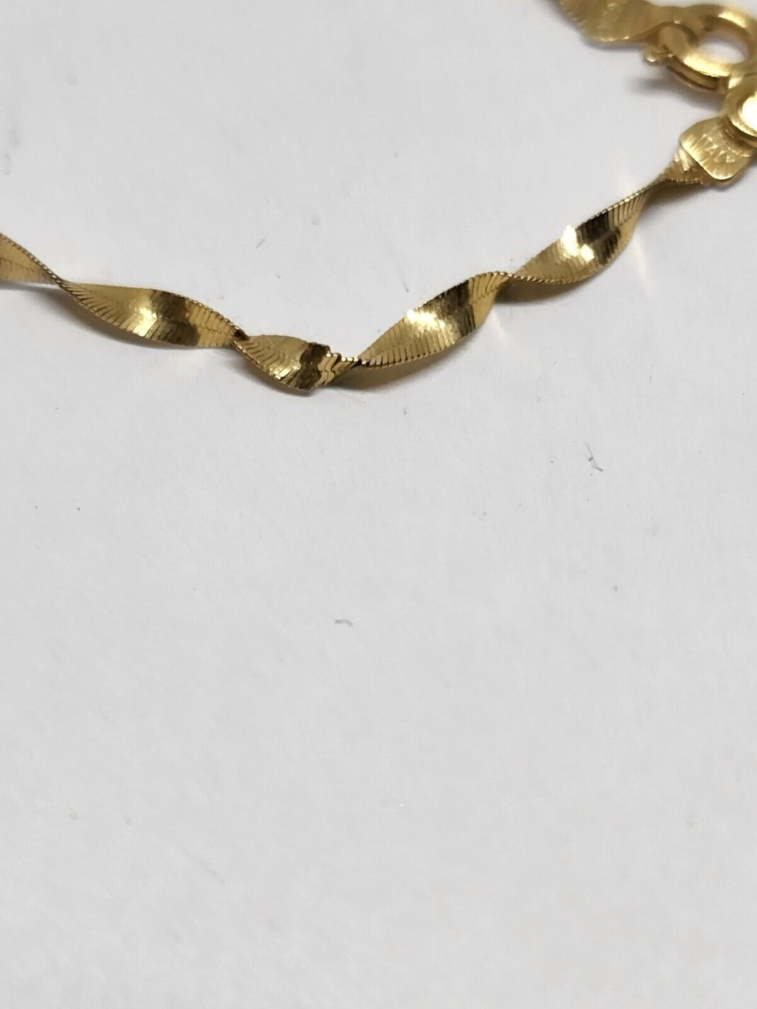 Pagoda gold online chain