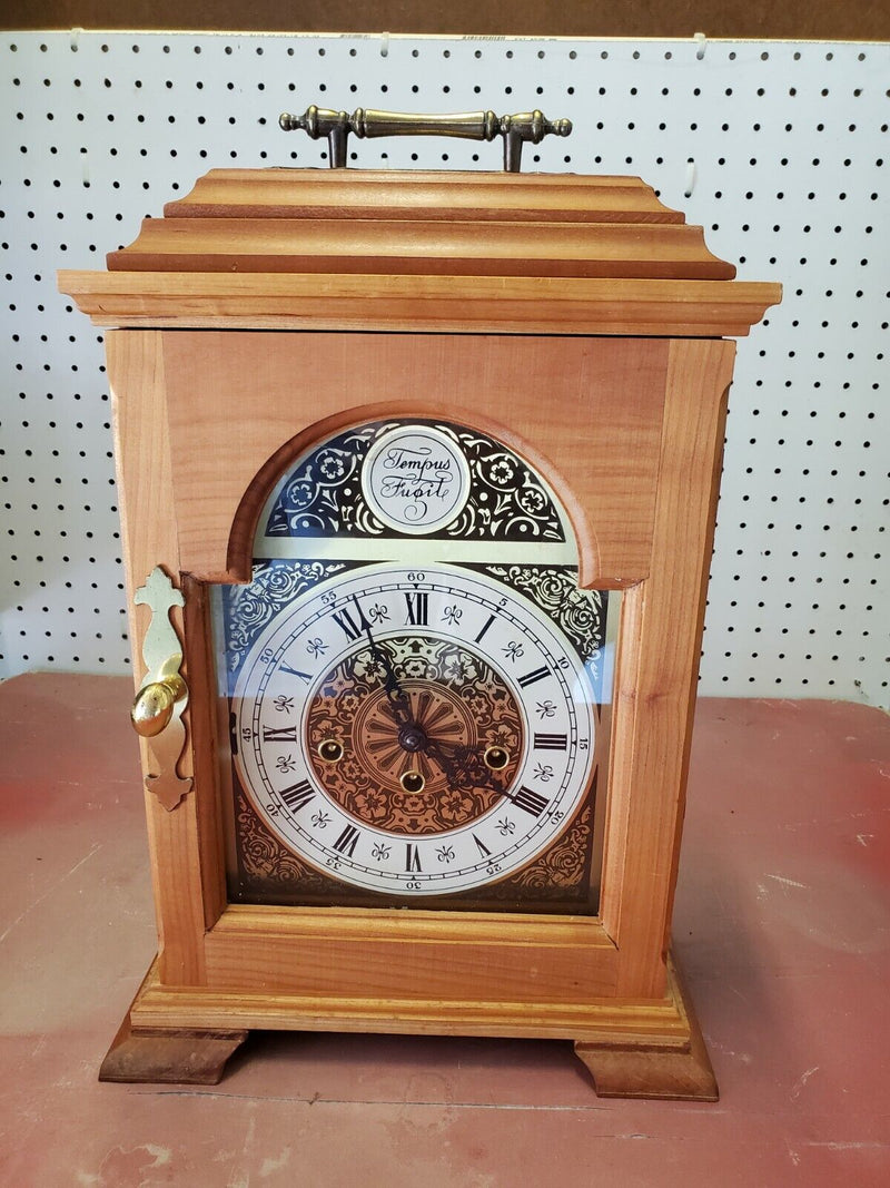 VINTAGE on sale TEMPUS FUGIT WESTMINSTER Chime QUARTZ MANTLE CLOCK WORKS!