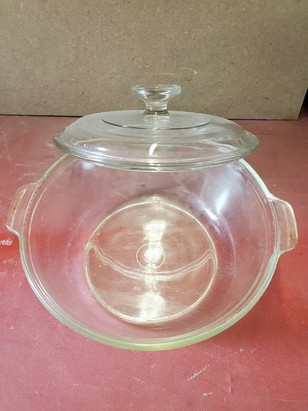 Pyrex 231 Clear Glass 1 1/2 Quart Baking Dish small chip in handle