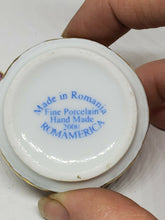 Vintage RomAmerica Romania Fine Porcelain Hand Painted Trinket Box Signed